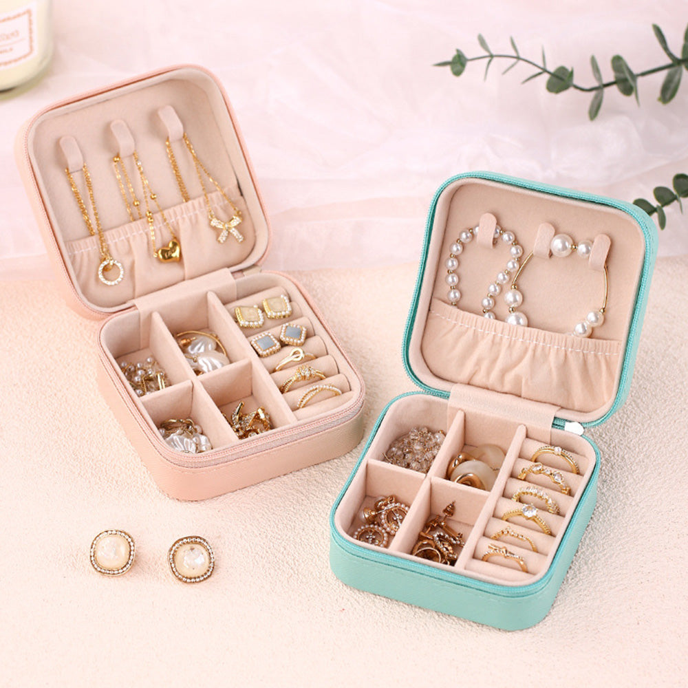 Birth flower and personalised name jewellery box - www.personalisedandpretty.com 